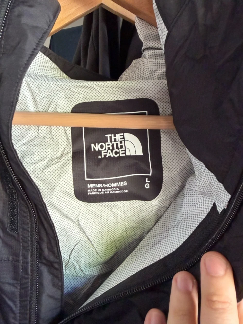 NORTH FACE MENS RAIN JACKET SIZE L